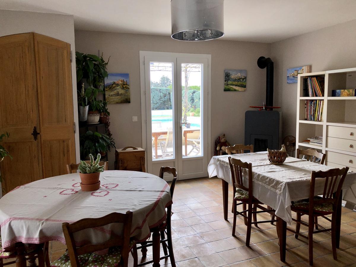 Le Clos Des Vergers LʼIsle-sur-la-Sorgue Buitenkant foto